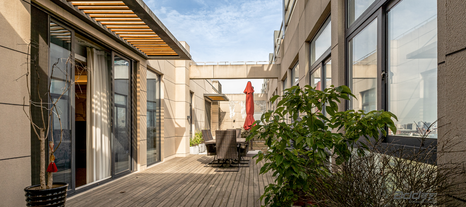 至正道化辦(bàn)公(gōng)樓裝(zhuang)修-露檯(tai)-pc