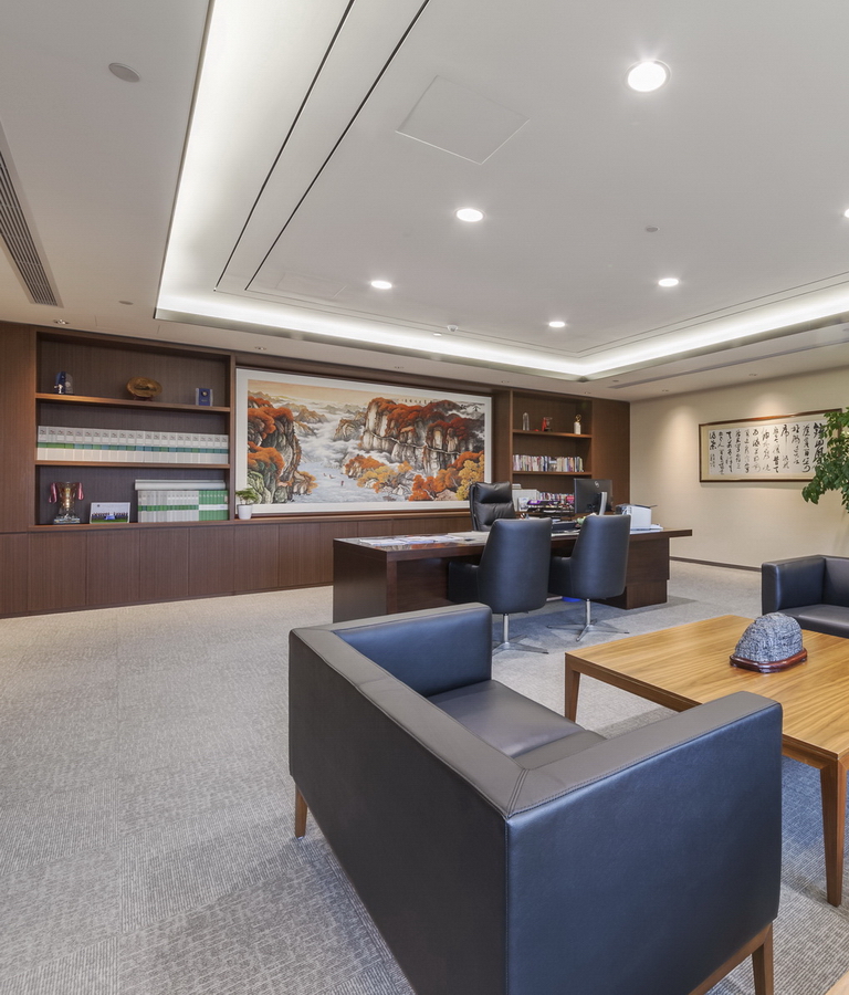 至正道化辦(bàn)公(gōng)樓裝(zhuang)修-董事長(zhang)室-pc