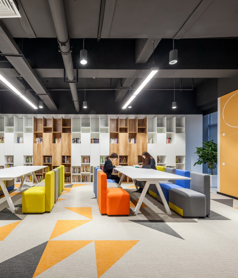 鬥魚TV辦(bàn)公(gōng)室裝(zhuang)修設(shè)計(ji) 圖書館-pc